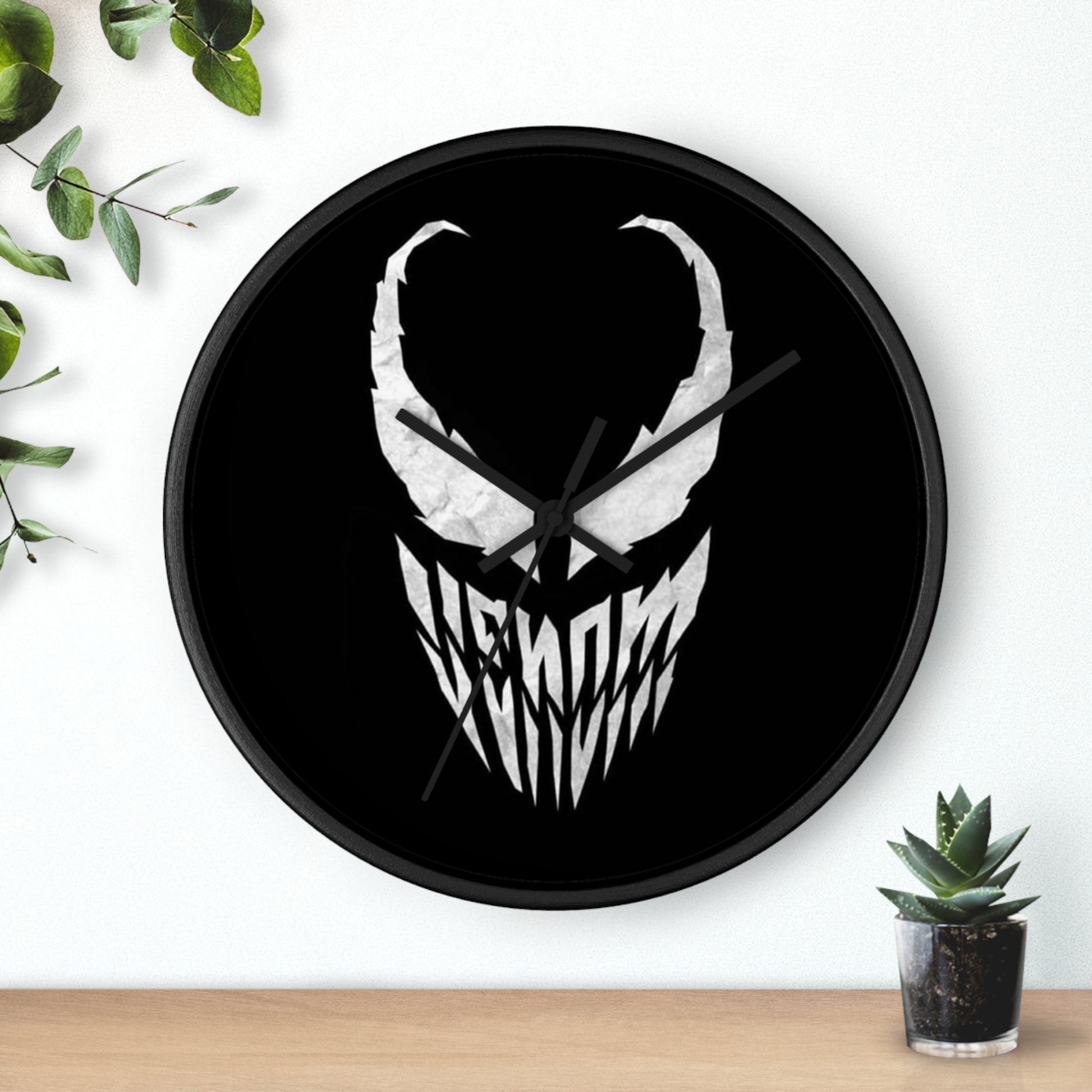 Venom-Inspired Wall Clock, Superhero Decor for Fans, Unique Gift for Comic Lovers, Modern Home Accent, Perfect for Gaming Rooms